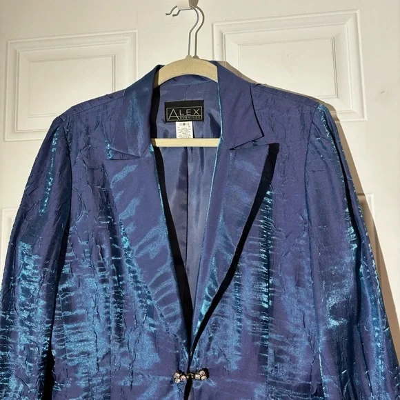 Alex Evenings Satin Jacket, Size 8 - Picture 4 of 10